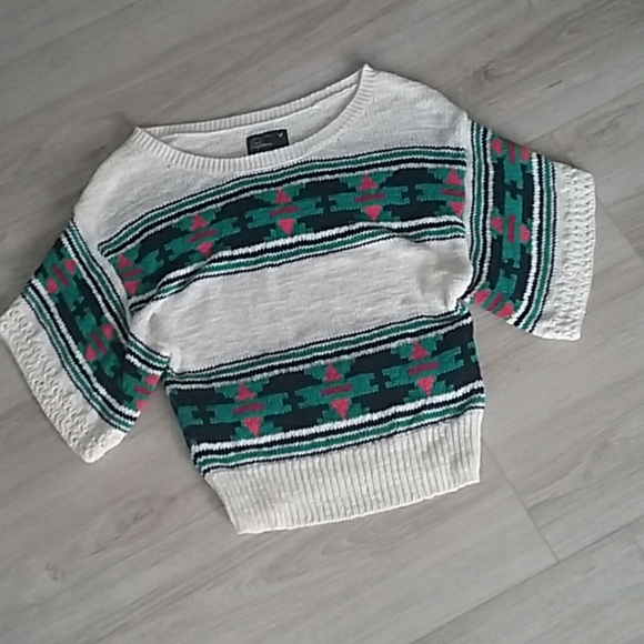 American Eagle Outfitters Tops - Patterned Top